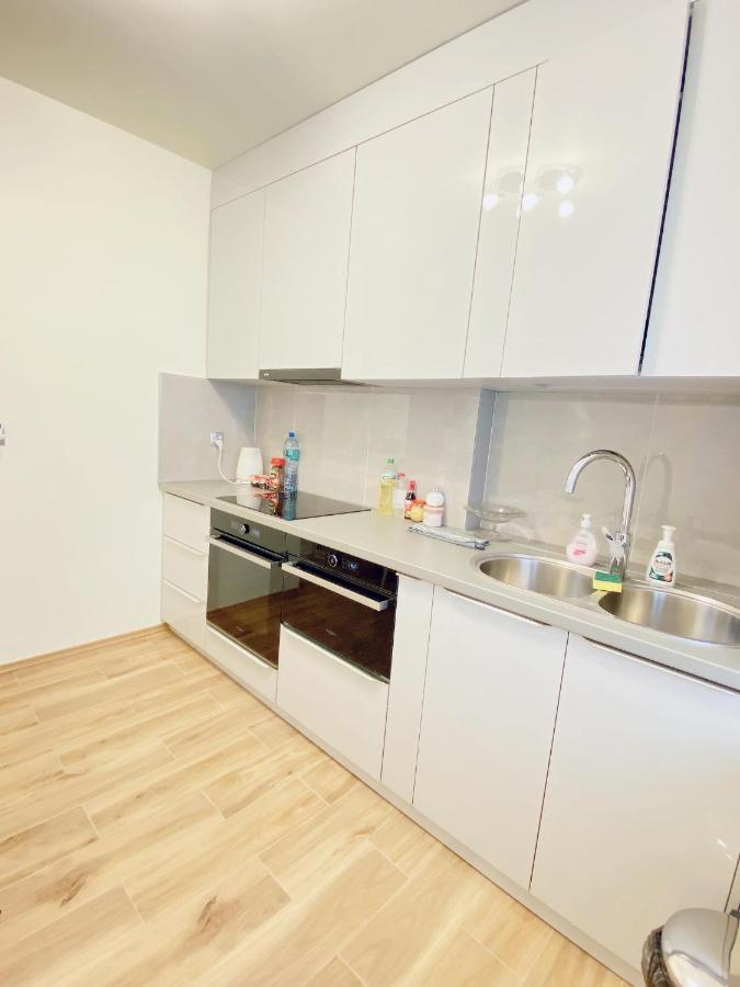 Apart Wiktoria Warszawa Exteriör bild