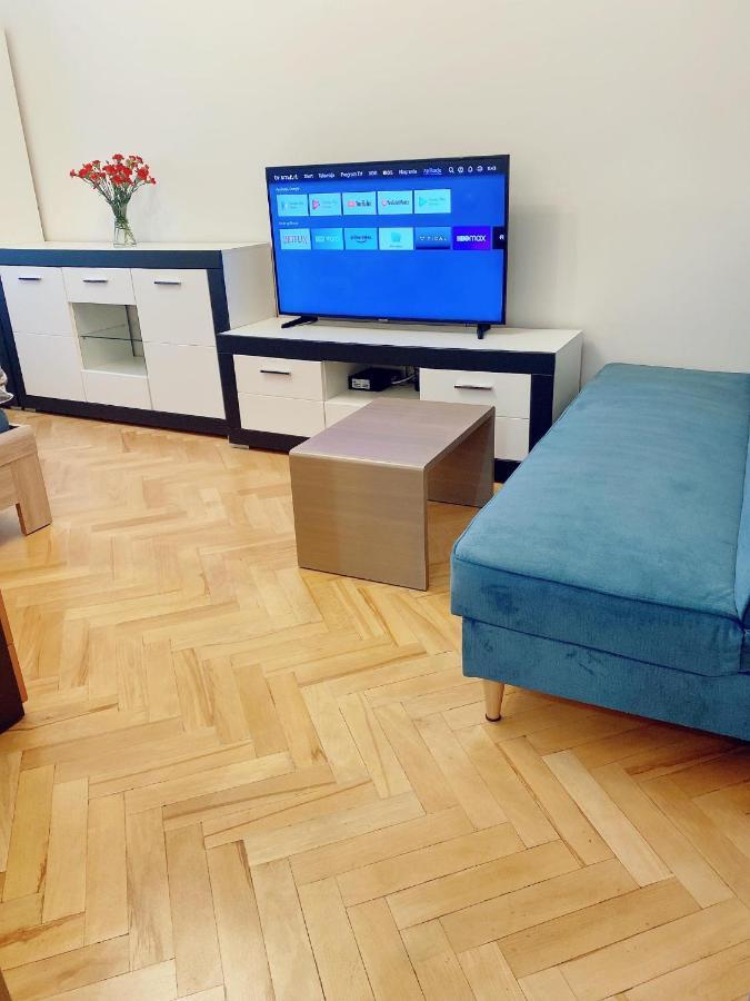 Apart Wiktoria Warszawa Exteriör bild